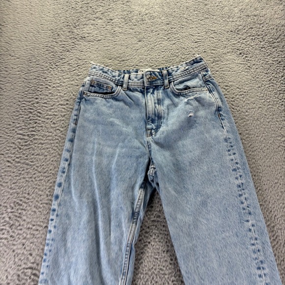 Zara Jeans Womens Size 4 Blue Light Wash Cotton Tapered Fit Denim 26x28 - Picture 2 of 11